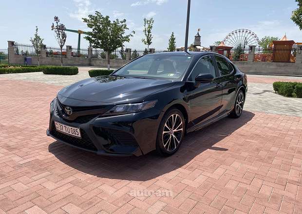 Toyota Camry 2020 — լուսանկար 3