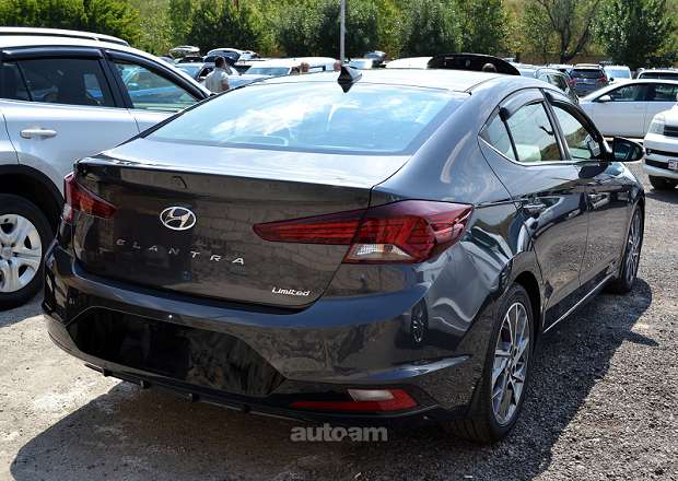 Hyundai Elantra 2019 — фото 15
