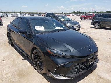 Toyota Camry  2025 