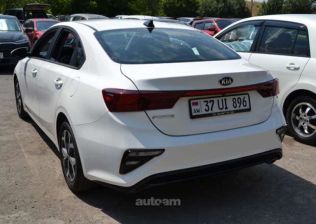 Kia Forte 2020 — լուսանկար 14