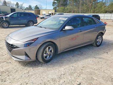 Hyundai Elantra  2022 