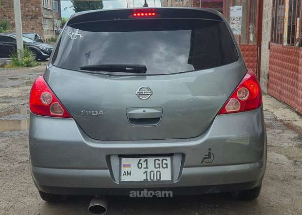 Nissan Tiida