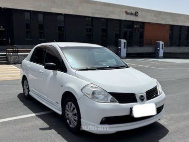 Nissan Tiida  2007 