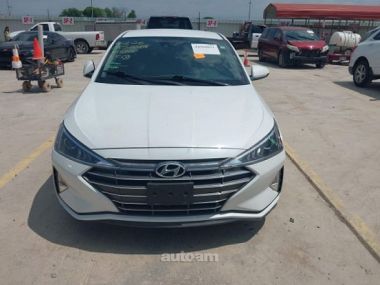 Hyundai Elantra  2020 