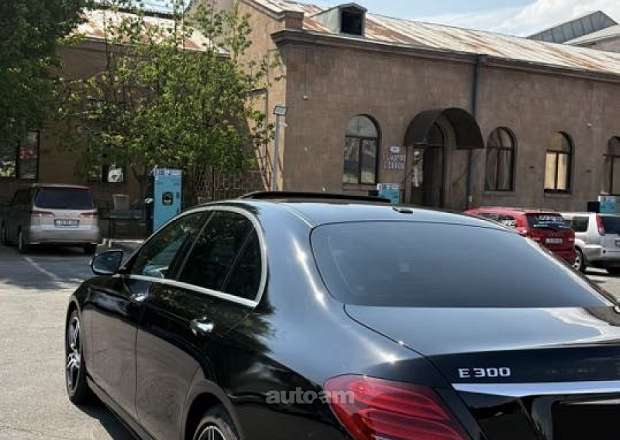 Mercedes-Benz E 300