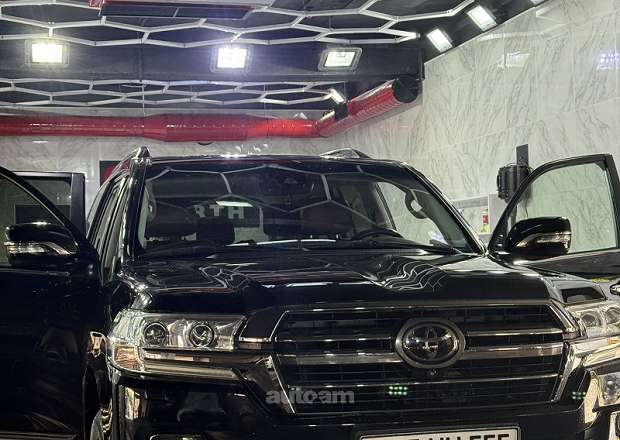 Toyota Land Cruiser 200