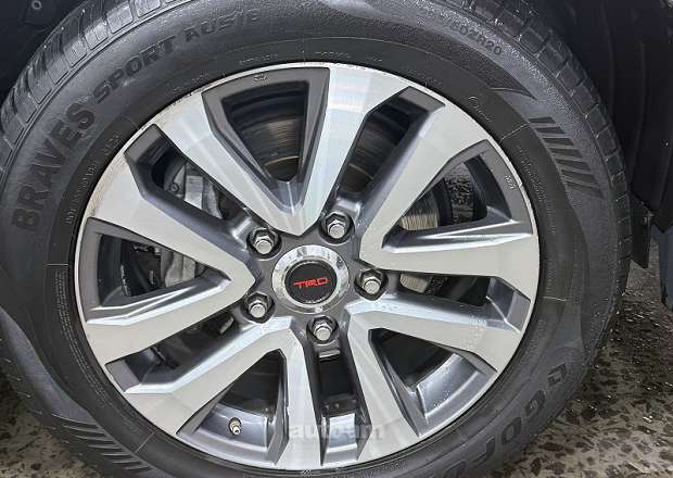 Toyota Land Cruiser 200