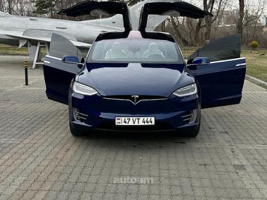 Tesla Model X  2017 