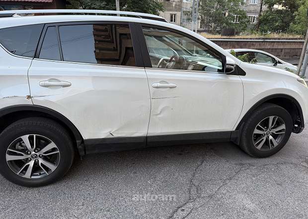 Toyota Rav 4 2017 — լուսանկար 4