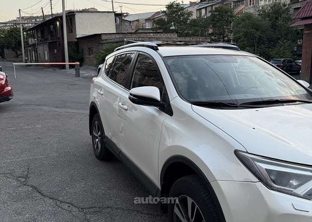 Toyota Rav 4 2017 — լուսանկար 3