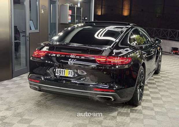 Porsche Panamera