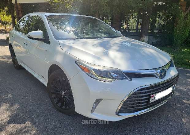 Toyota Avalon 2018 — լուսանկար 1