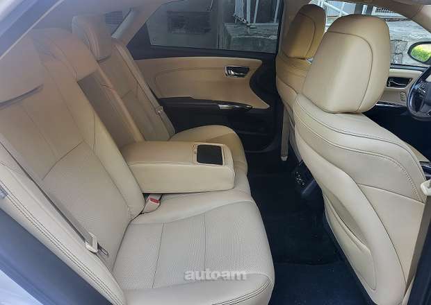 Toyota Avalon 2018 — լուսանկար 12