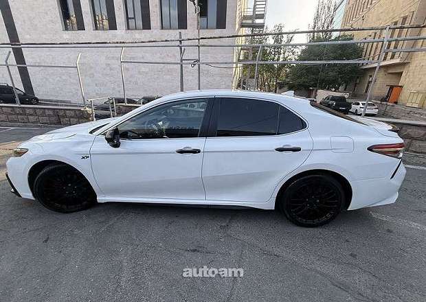 Toyota Camry 2020 — photo 3