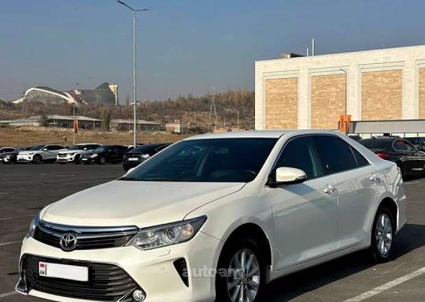Toyota Camry 2015 — լուսանկար 2