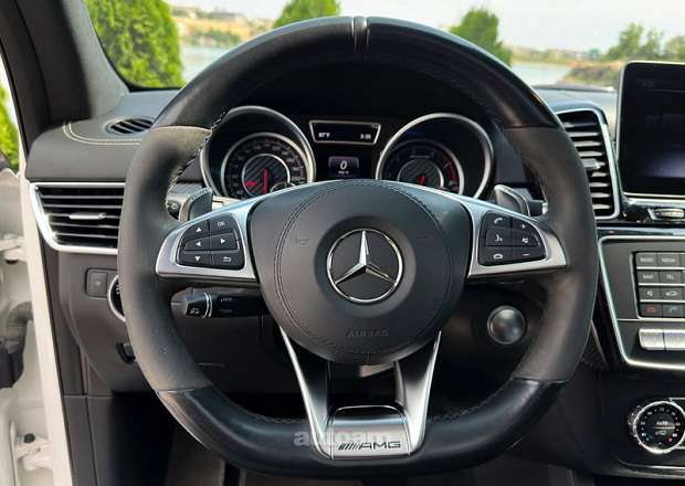 Mercedes-Benz CLS 63 AMG