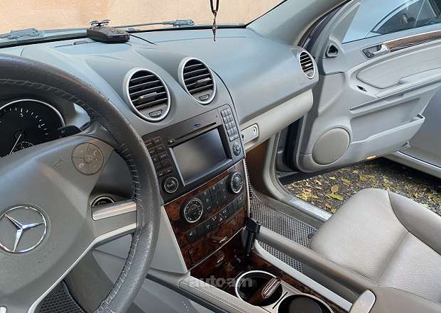 Mercedes-Benz ML 350 2010 — photo 2