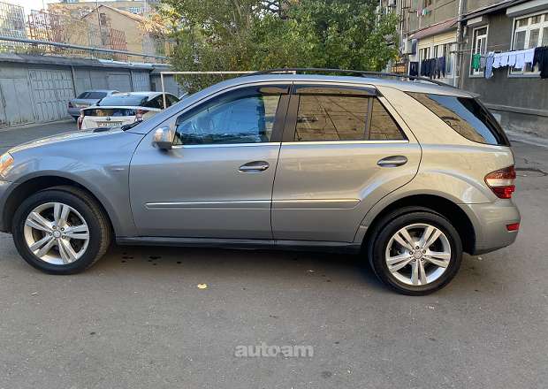 Mercedes-Benz ML 350 2010 — photo 8
