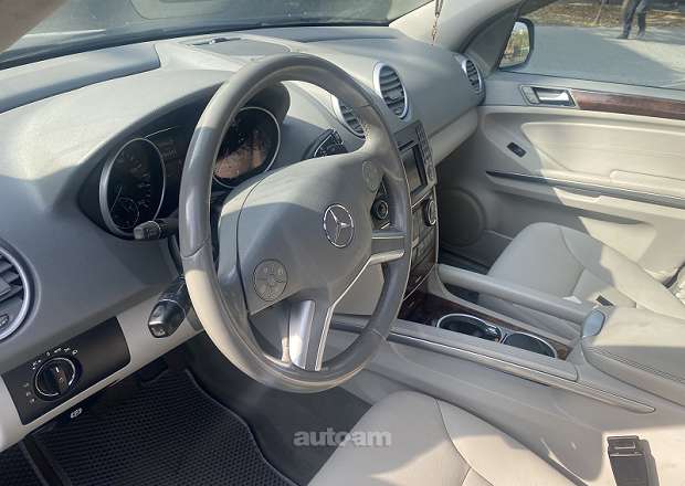 Mercedes-Benz ML 350 2010 — photo 1