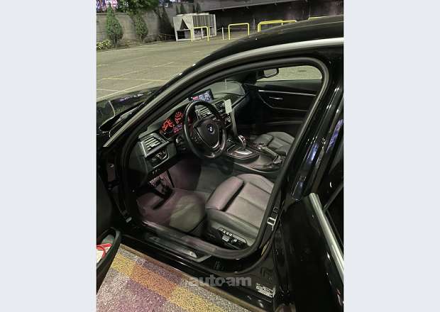 BMW 330