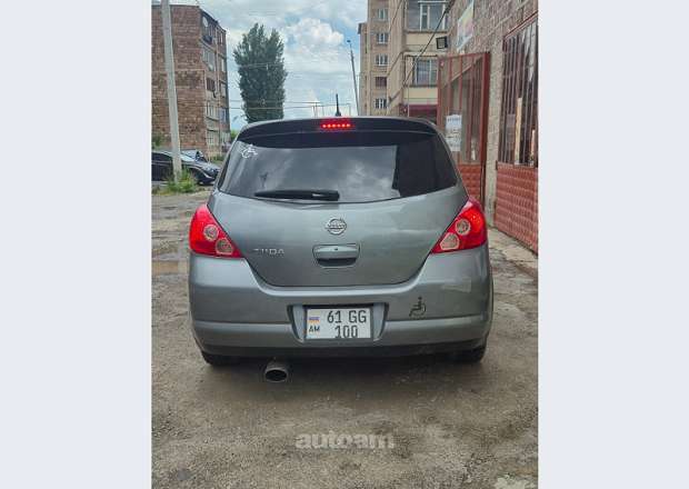 Nissan Tiida