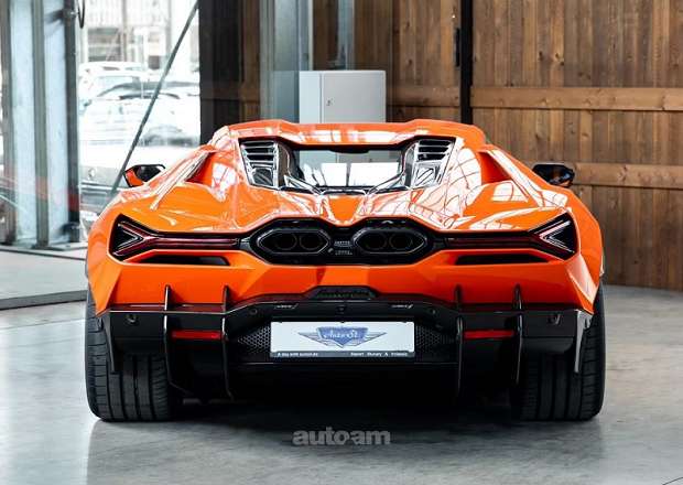 Lamborghini Revuelto