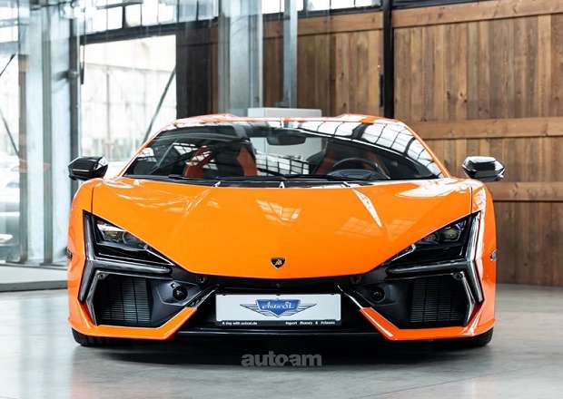 Lamborghini Revuelto
