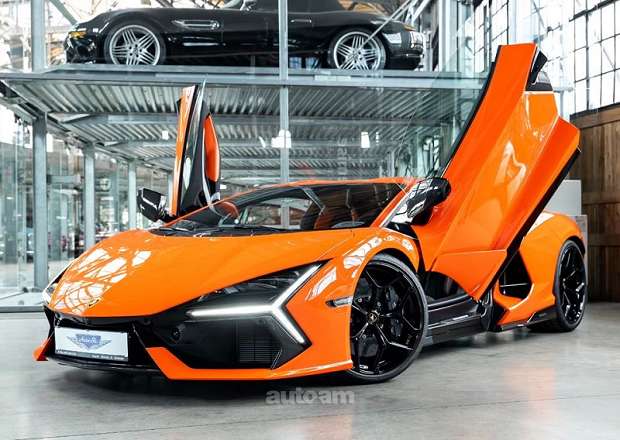 Lamborghini Revuelto