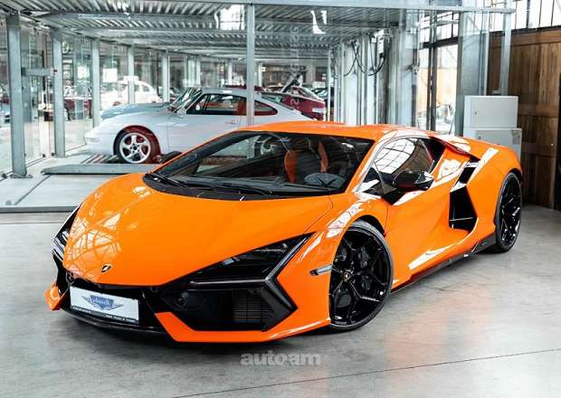 Lamborghini Revuelto