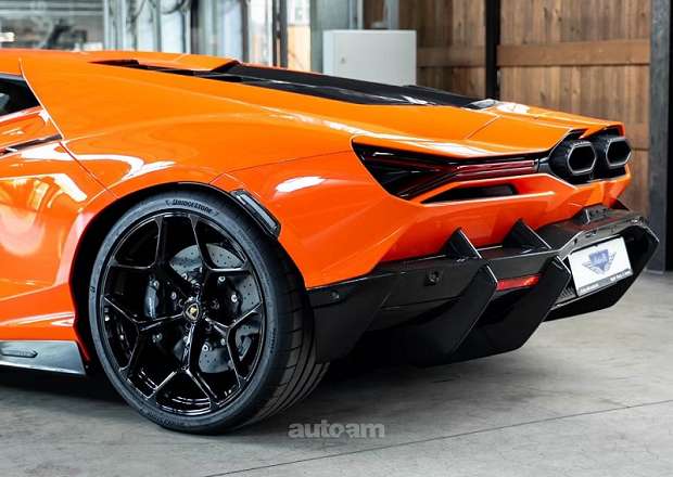 Lamborghini Revuelto