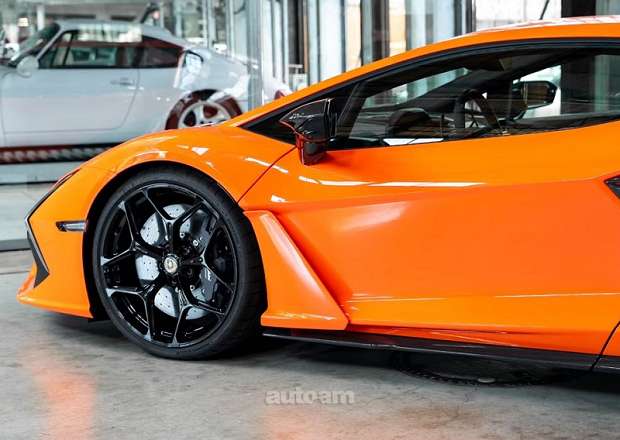 Lamborghini Revuelto