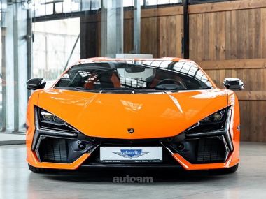 Lamborghini Revuelto  2025 