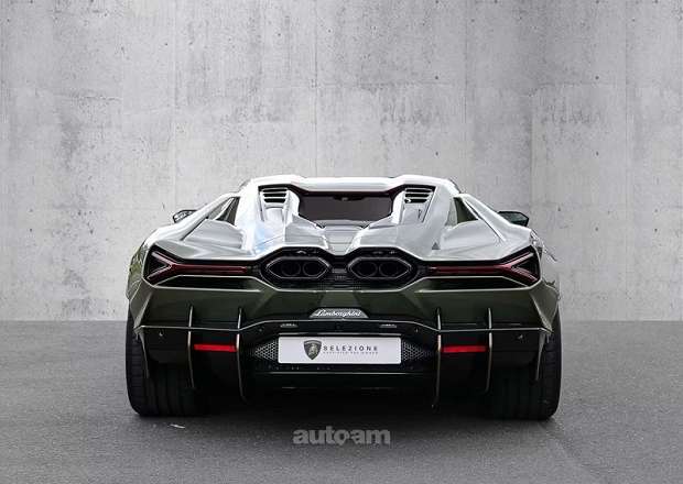 Lamborghini Revuelto