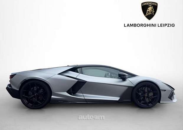 Lamborghini Revuelto