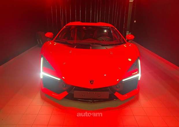 Lamborghini Revuelto