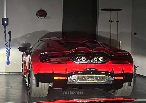 Lamborghini Revuelto