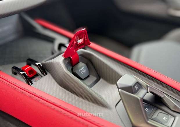 Lamborghini Revuelto