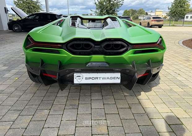 Lamborghini Revuelto