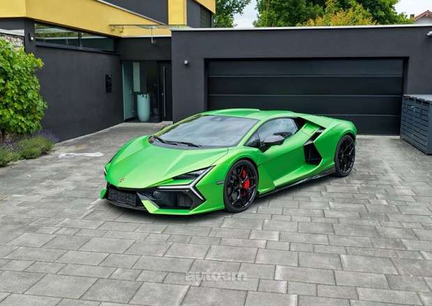 Lamborghini Revuelto