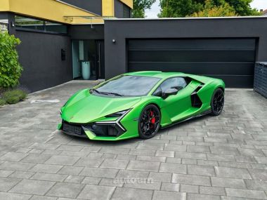 Lamborghini Revuelto  2025 
