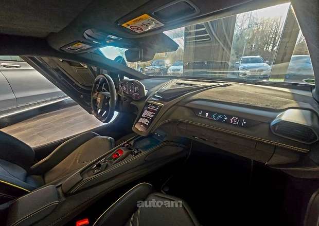 Lamborghini Revuelto