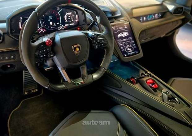 Lamborghini Revuelto