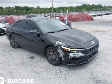 Hyundai Elantra  2024 