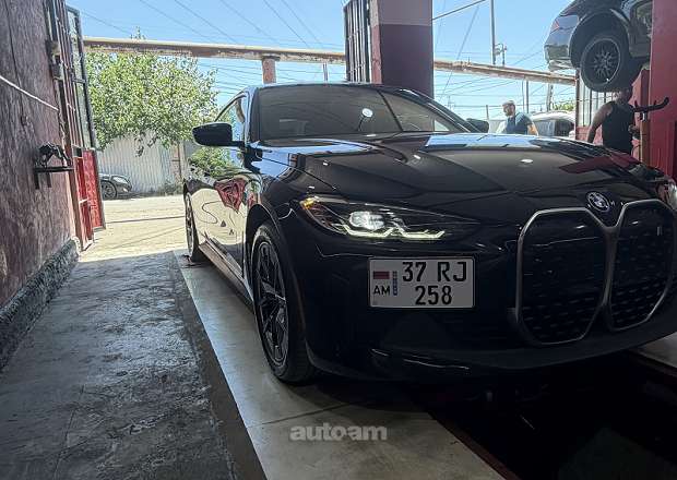 BMW i4