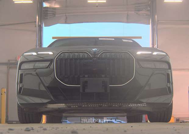 BMW i7