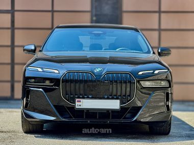 BMW i7  2024 