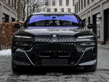 BMW i7  2024 