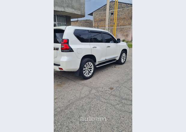 Toyota Land Cruiser Prado 2011 — լուսանկար 4