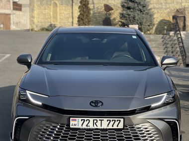 Toyota Camry  2025 