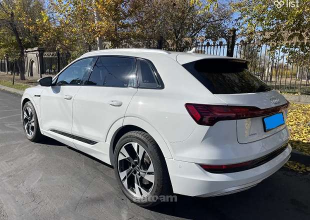 Audi e-tron 2019 — լուսանկար 2